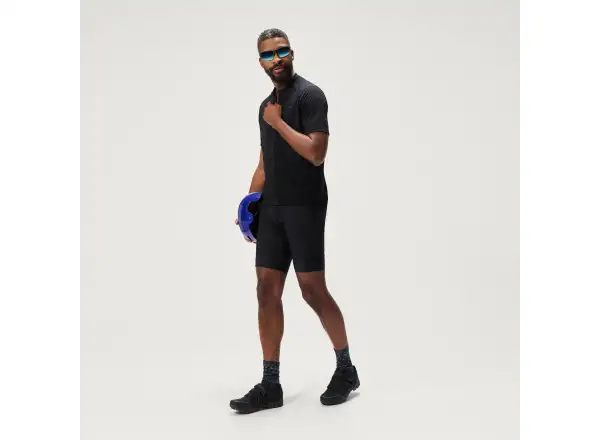 Endura Loop men's shorts with pad and bib Black
