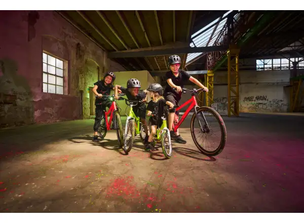 Woom GO 4 kids bike neon lime