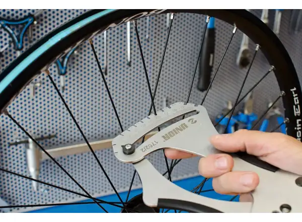 Unior strain gauge for measuring wire tension