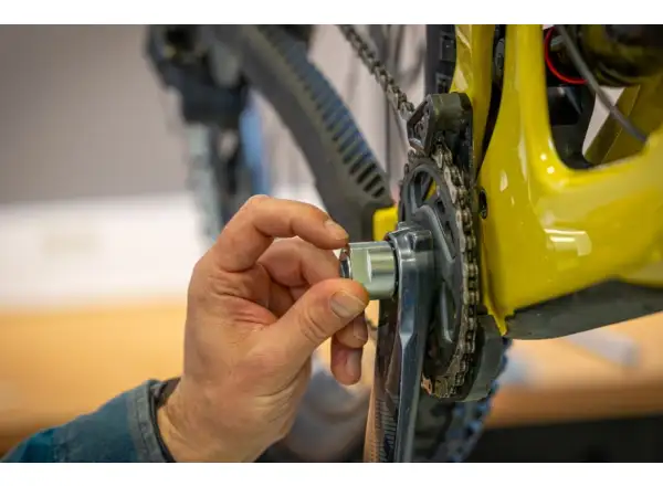 Unior tool for Sram DUB crank cap
