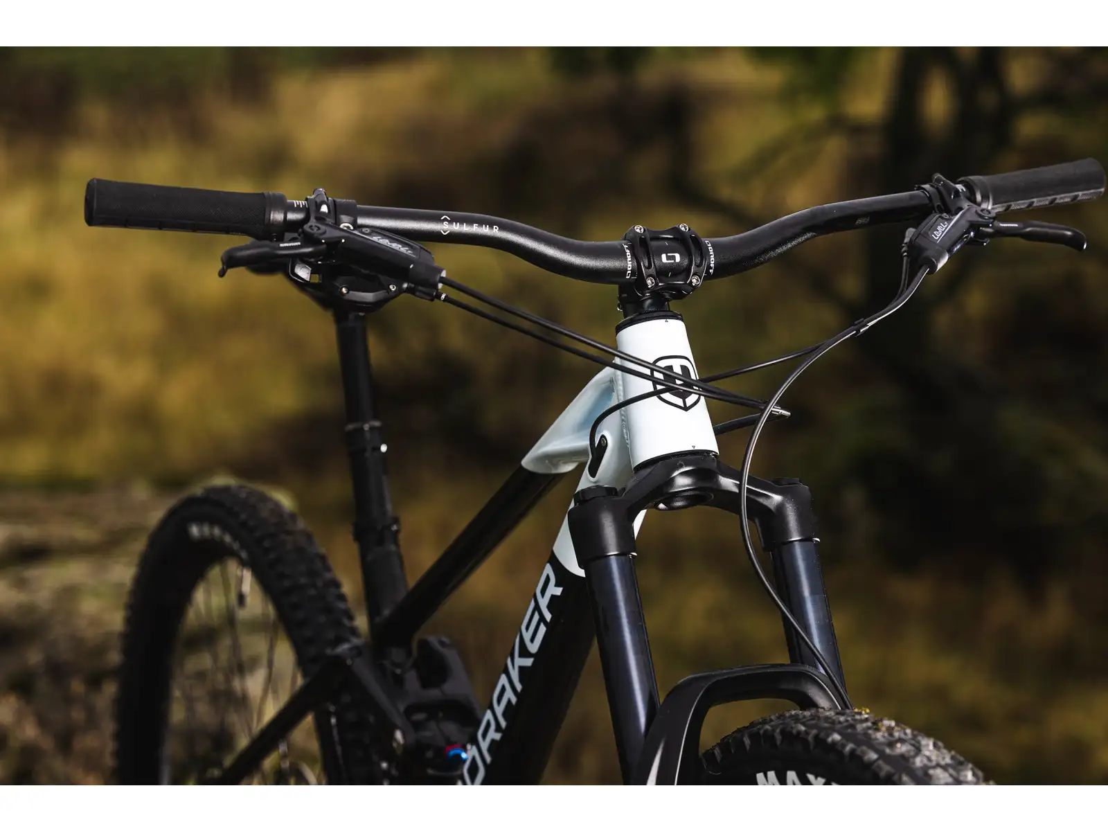 Mondraker Raze full-suspension bike black/dirty white