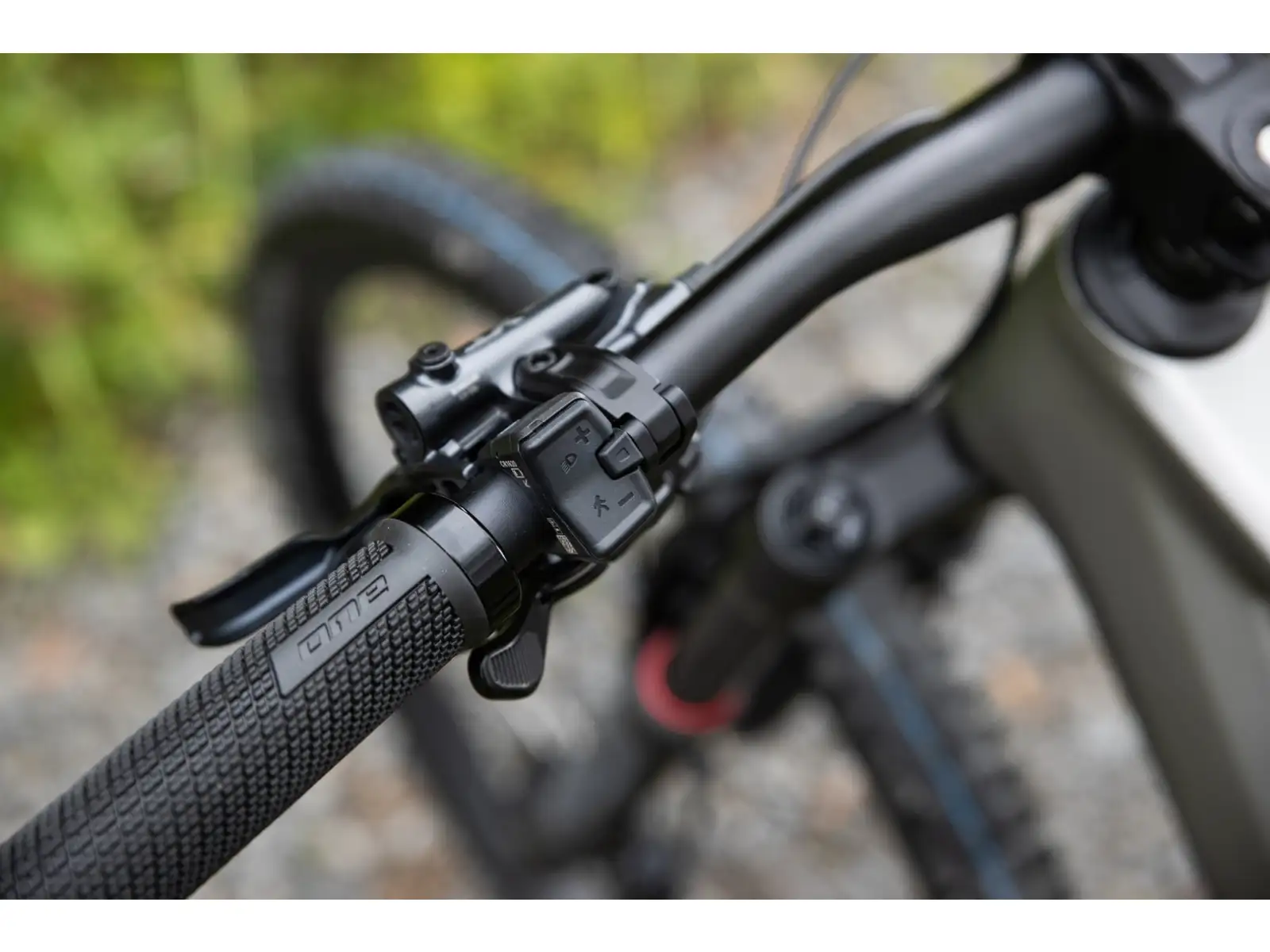 Superior iXF 9.7 full-suspension e-bike Gloss Chrome / Matte