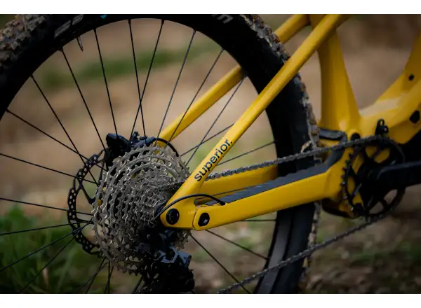 Superior iXF 9.2 full-suspension e-bike Matte Mustard
