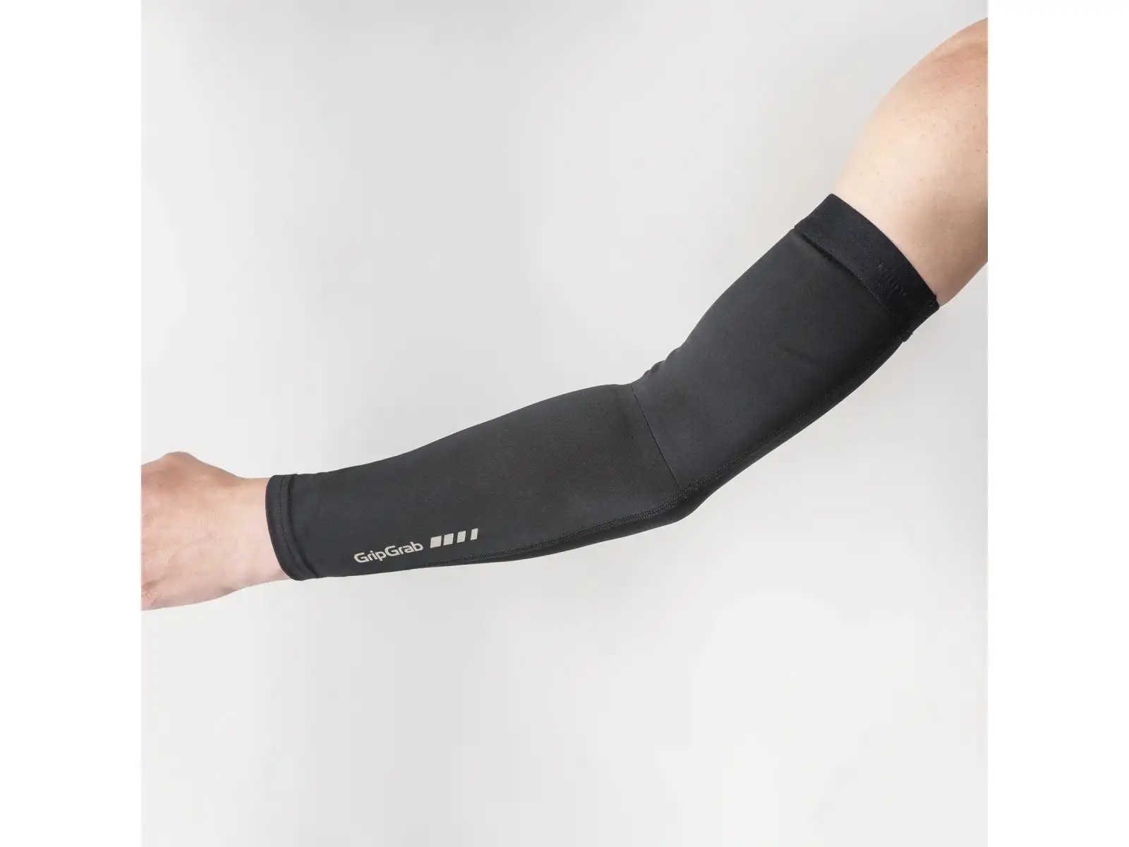 Grip Grab AquaRepel 2 Water-Resistant arm warmers black