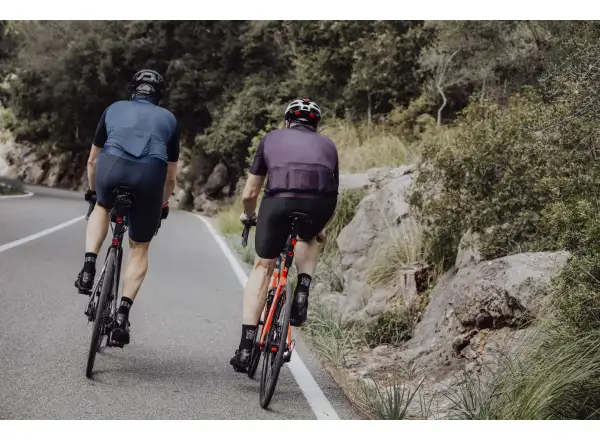 Force F Winner bib shorts with padding black