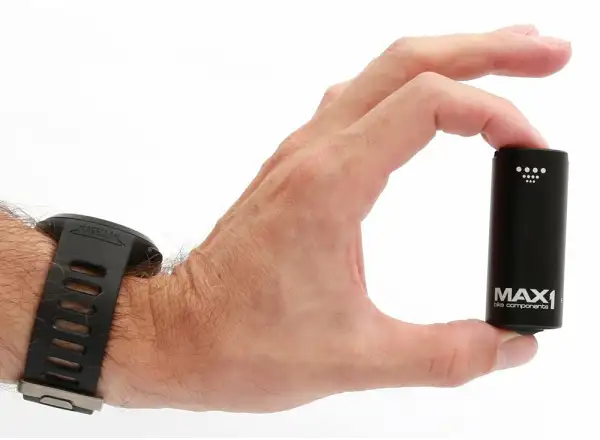 MAX1 Energy USB light front