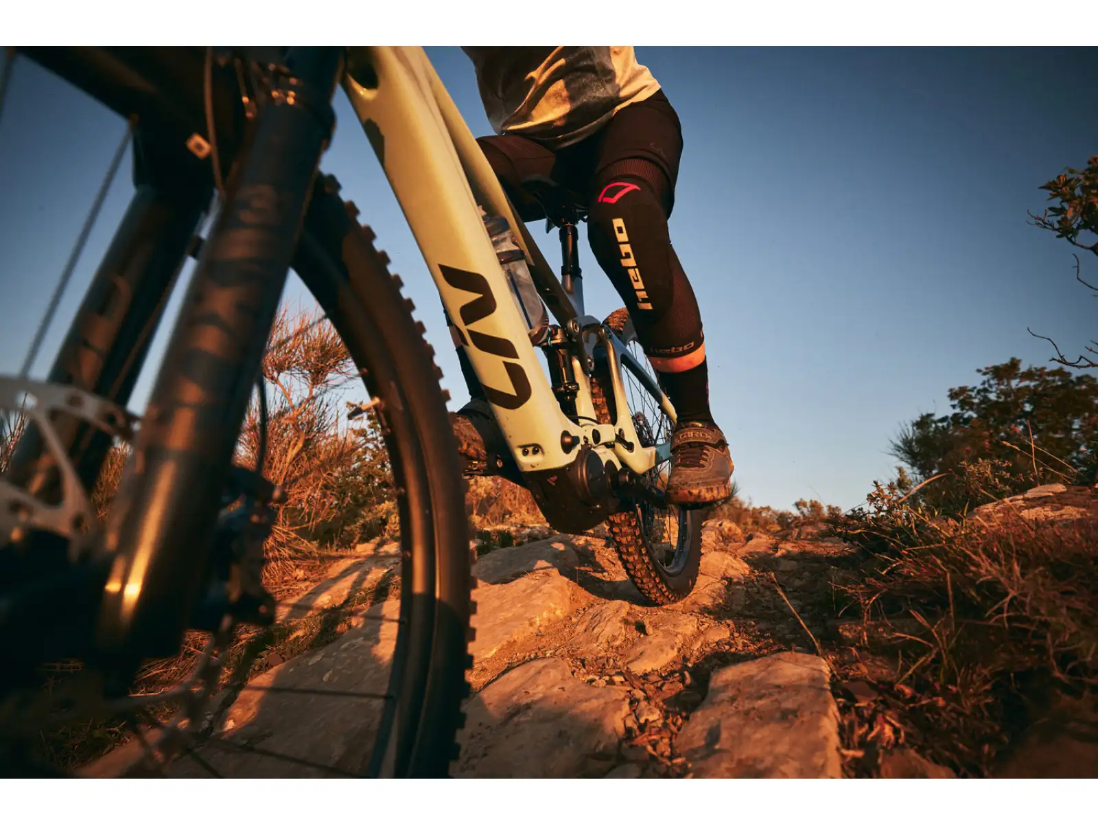 Liv Intrigue X Advanced E+ Elite 2 full suspension e-bike Soap Suds/Aged Denim
