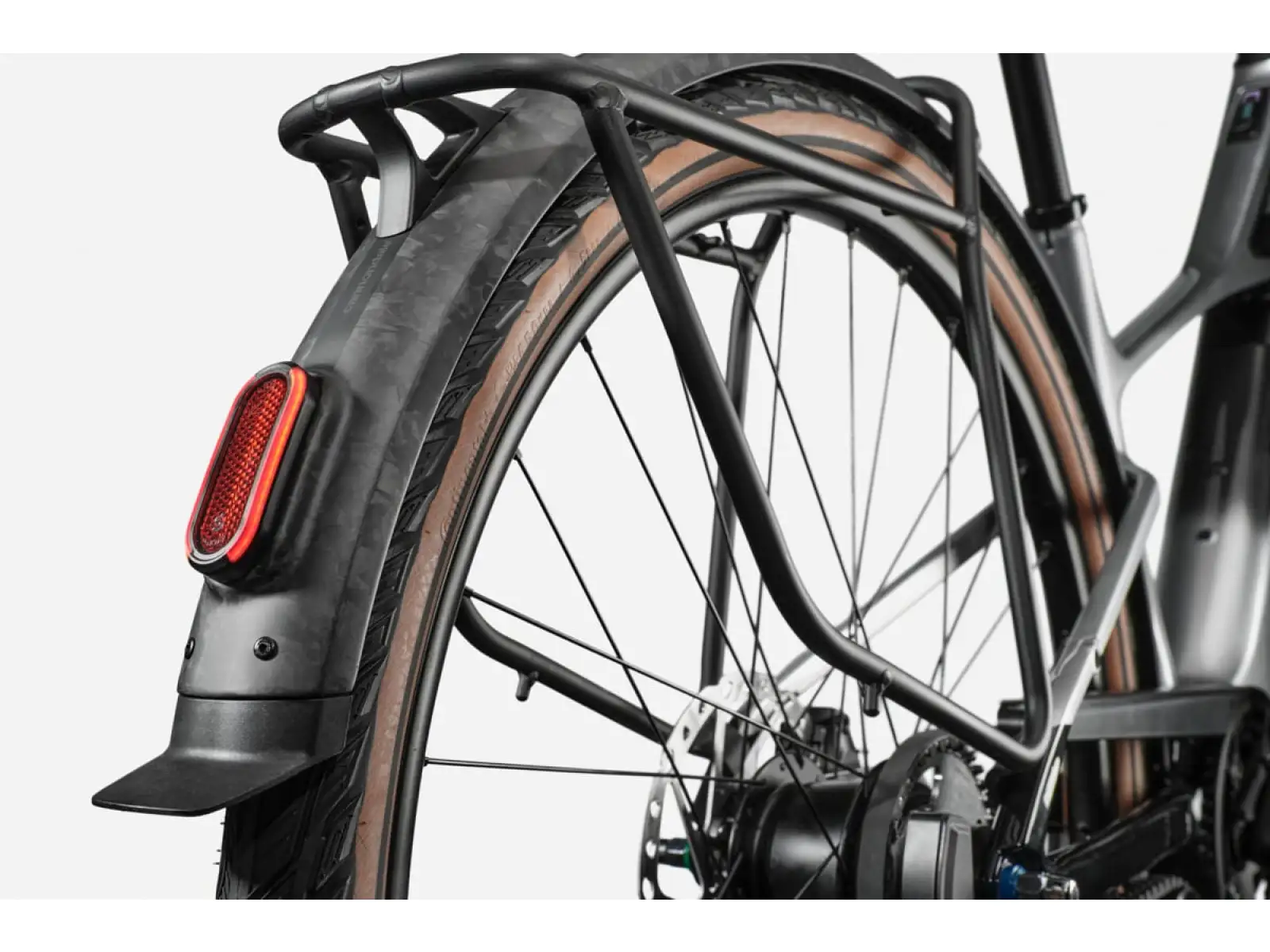 Cannondale FlyingV 1 Silver city lightweight e-bike