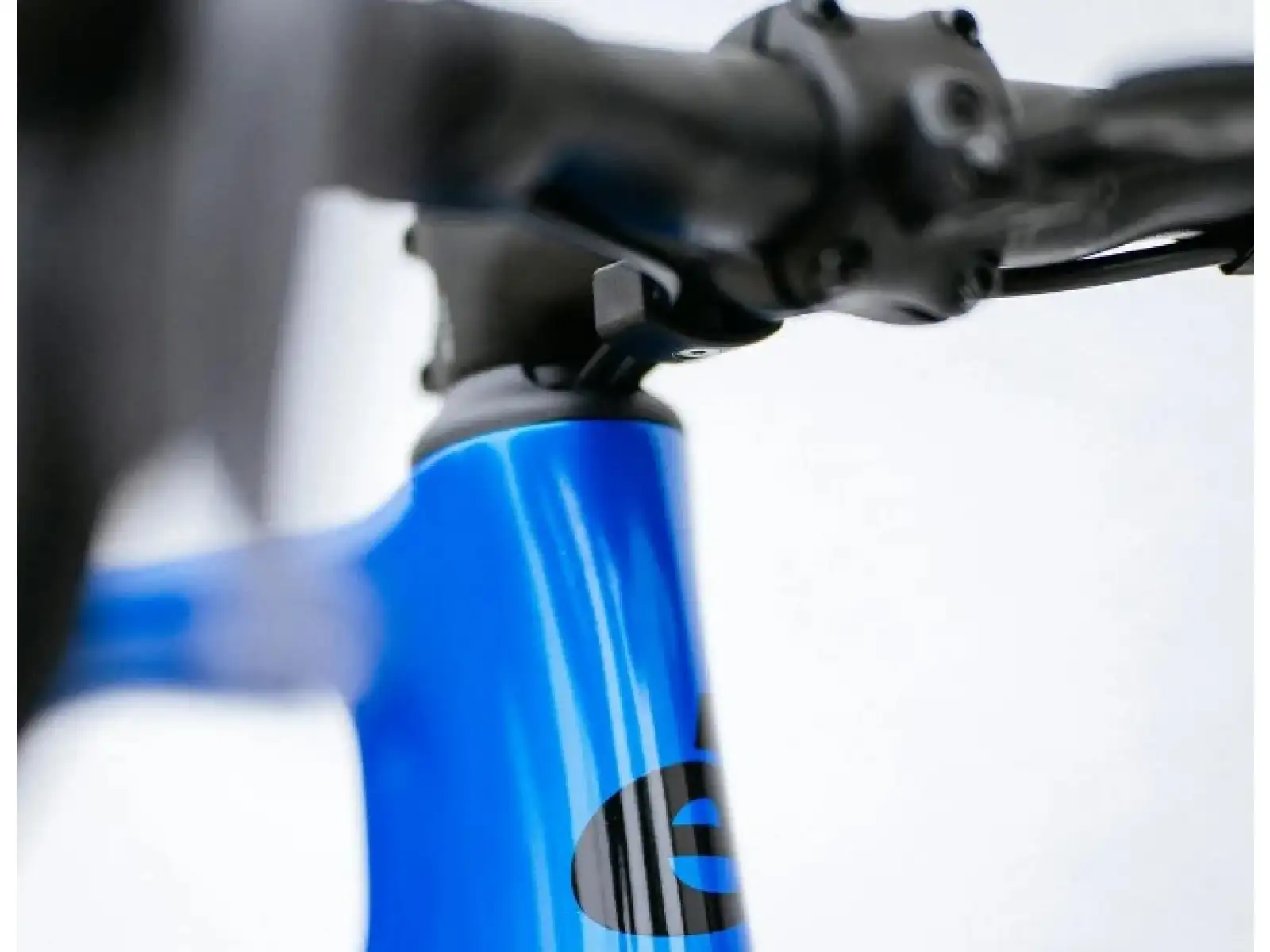 Cervélo Soloist 105 road bike Azure