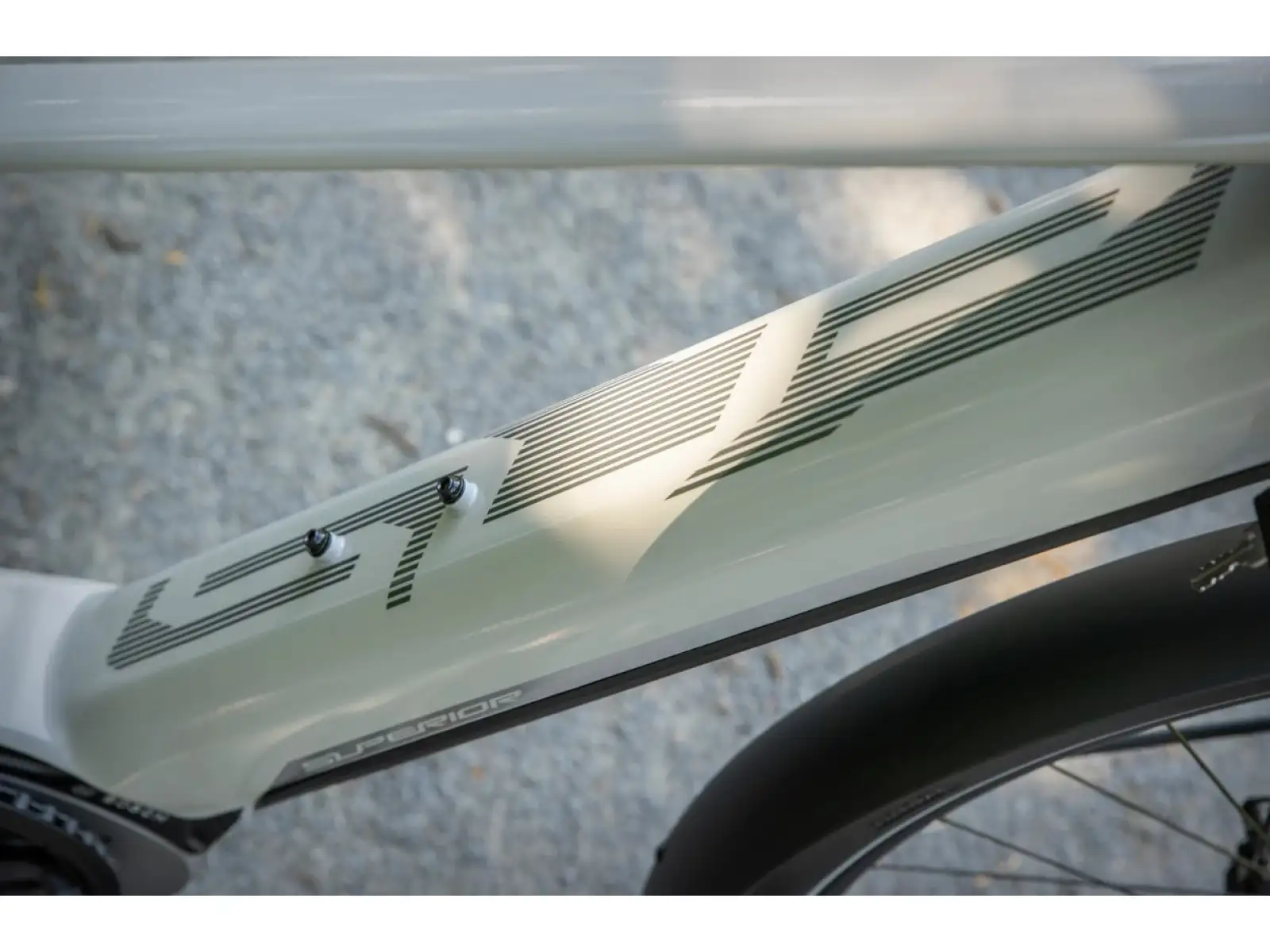 Superior eXR 6050 B Touring trekking e-bike Gloss Gray/Chrome Silver