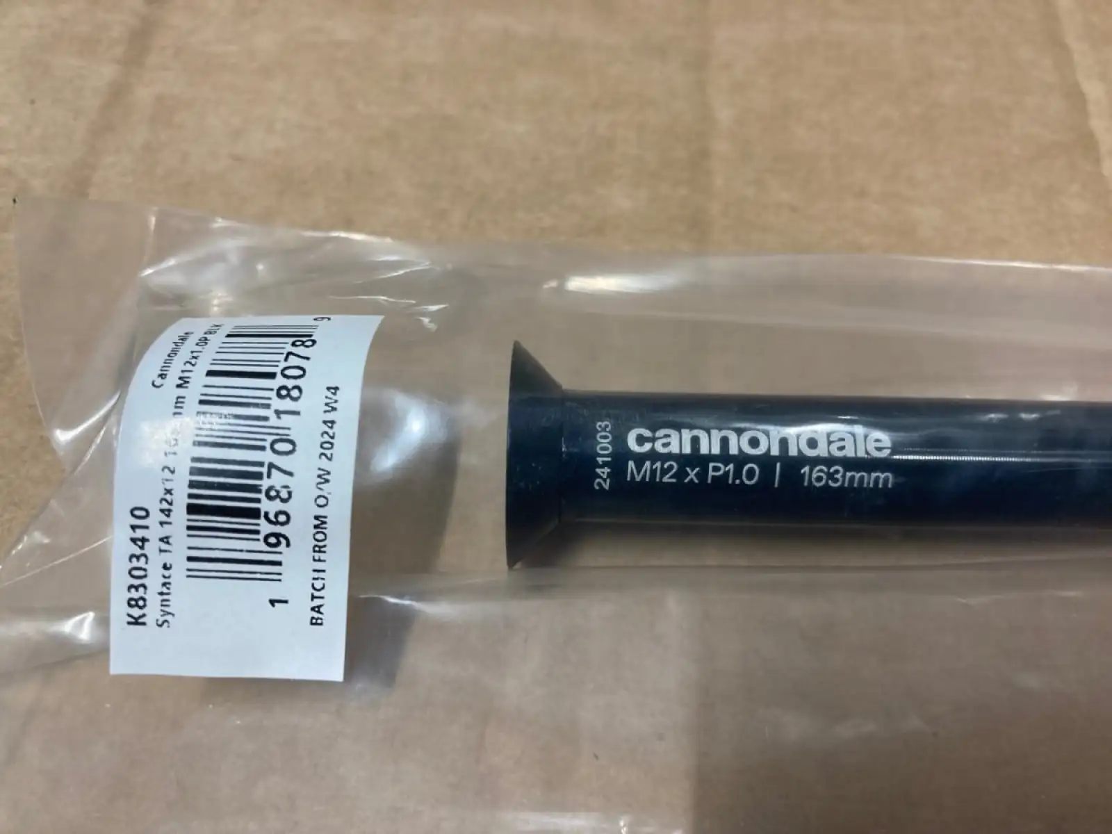 Cannondale rear axle SYNTACE TA 142X12 163MM M12X1.0P BLK (K8303410)