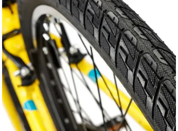 Academy Grade 5 Belt children's bike 24" yellow