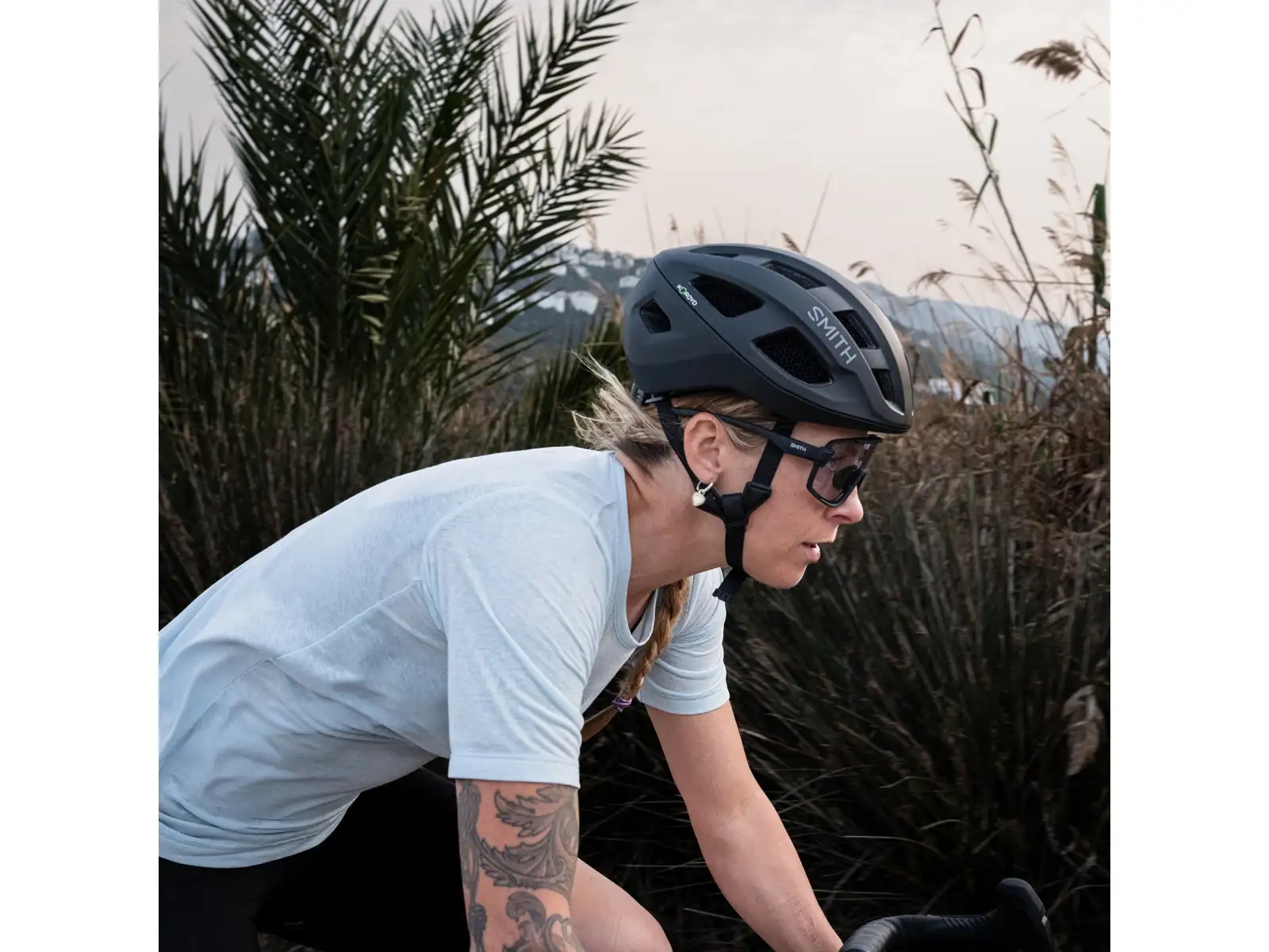 Smith Wildcat cycling glasses Matte Black/ChromaPop Photochromic Clear To Gray