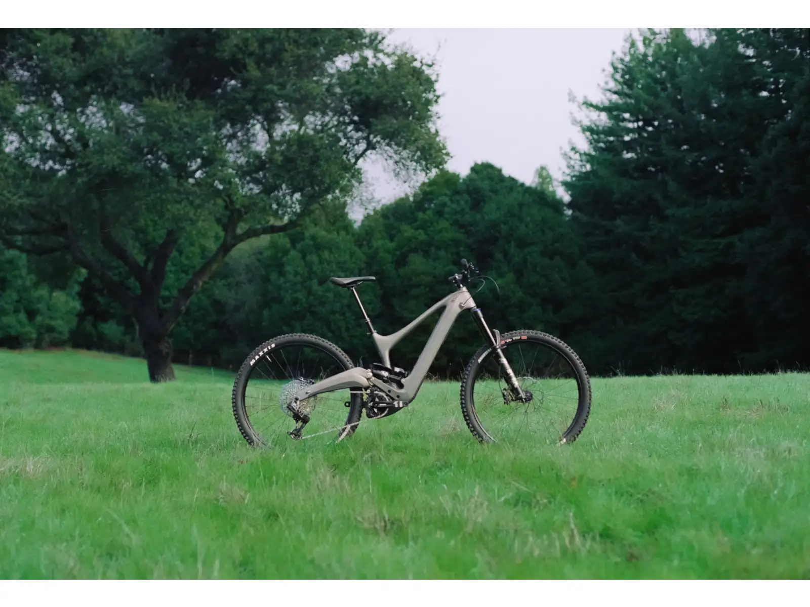 Ibis Oso GX T-Type full-suspension e-bike Grizzly Bronze