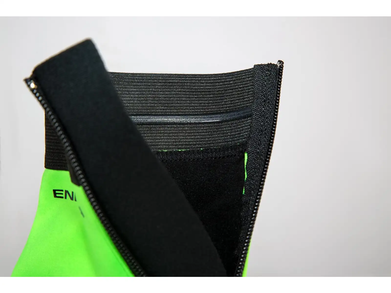Endura Windchill overshoes black