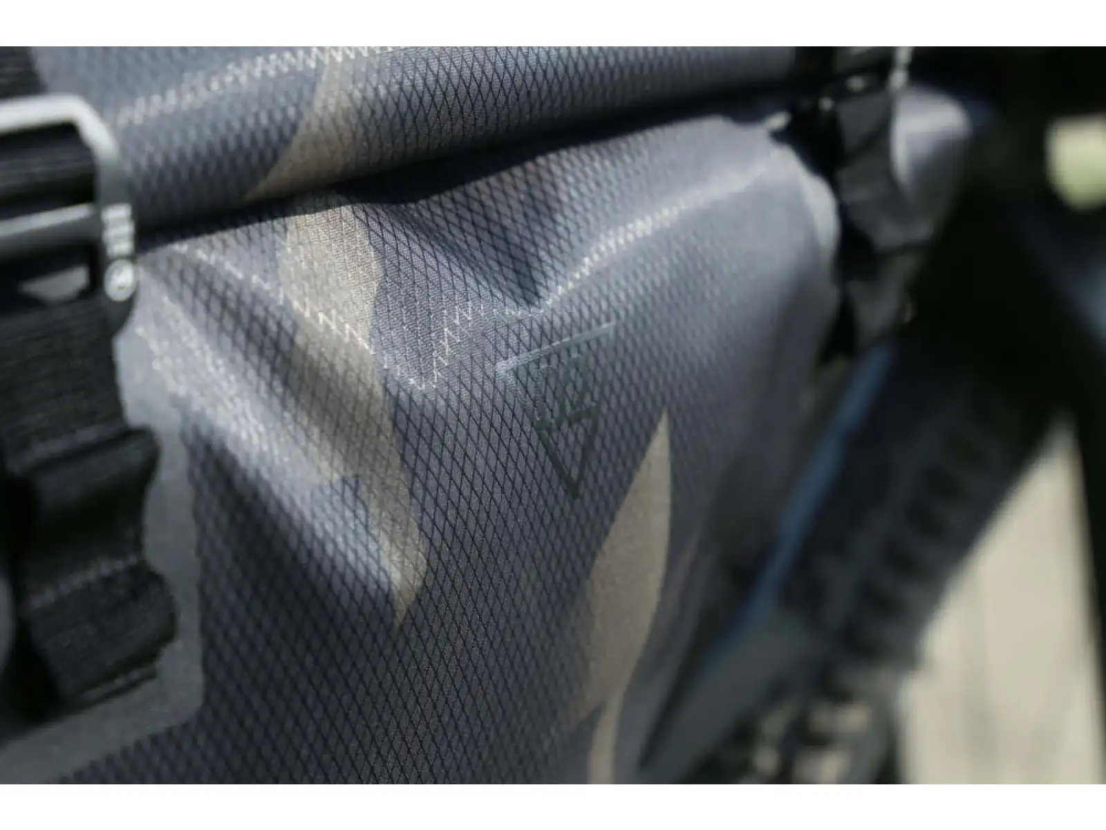 Woho X-Touring Dry frame bag 9 l Cyber-Camo Diamond black size M