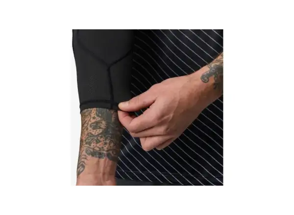 Race Face Indy elbow guards Stealth