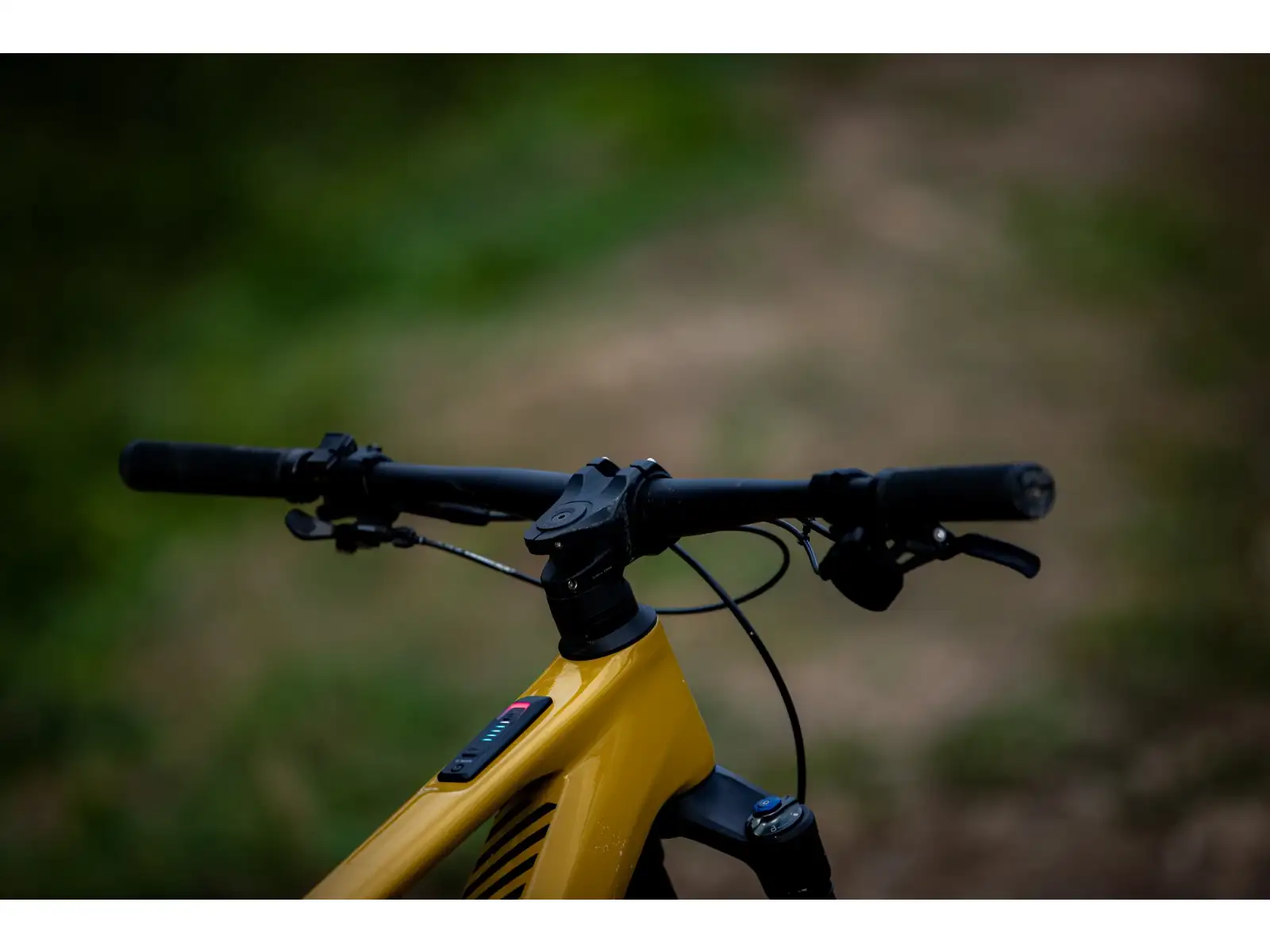 Superior iXF 9.2 full-suspension e-bike Matte Mustard