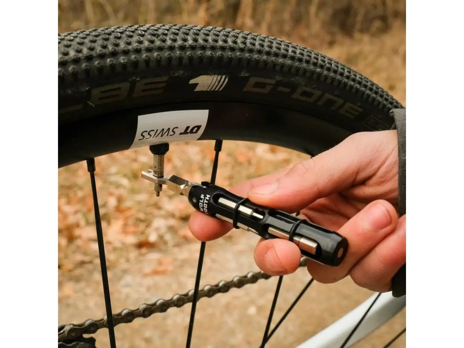 Wolf Tooth EnCase multitool 14 functions
