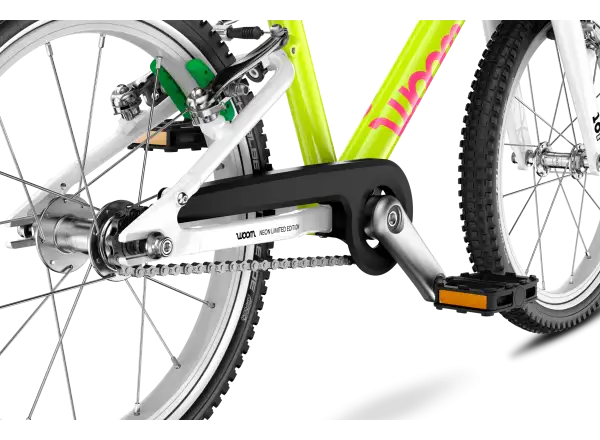 Woom GO 3 Automagic kids bike neon lime
