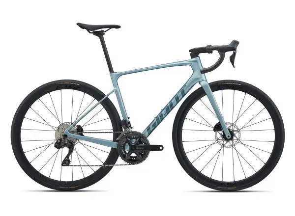 Giant Defy Advanced 1 road bike Cryo Silver