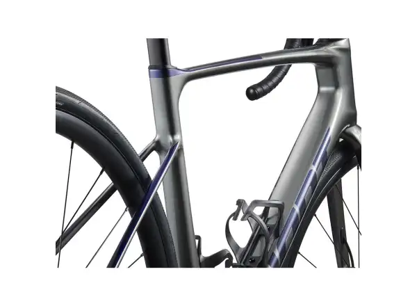 Giant Defy Advanced 1 road bike Charcoal / Milky Way