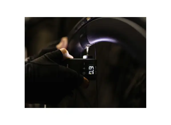 Topeak E-booster Digital Mini pump