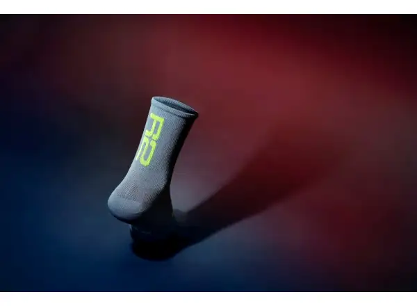 R2 Endurance cycling socks black