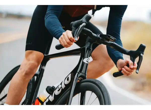 Cervélo Caledonia 5 Red AXS road bike Five Black