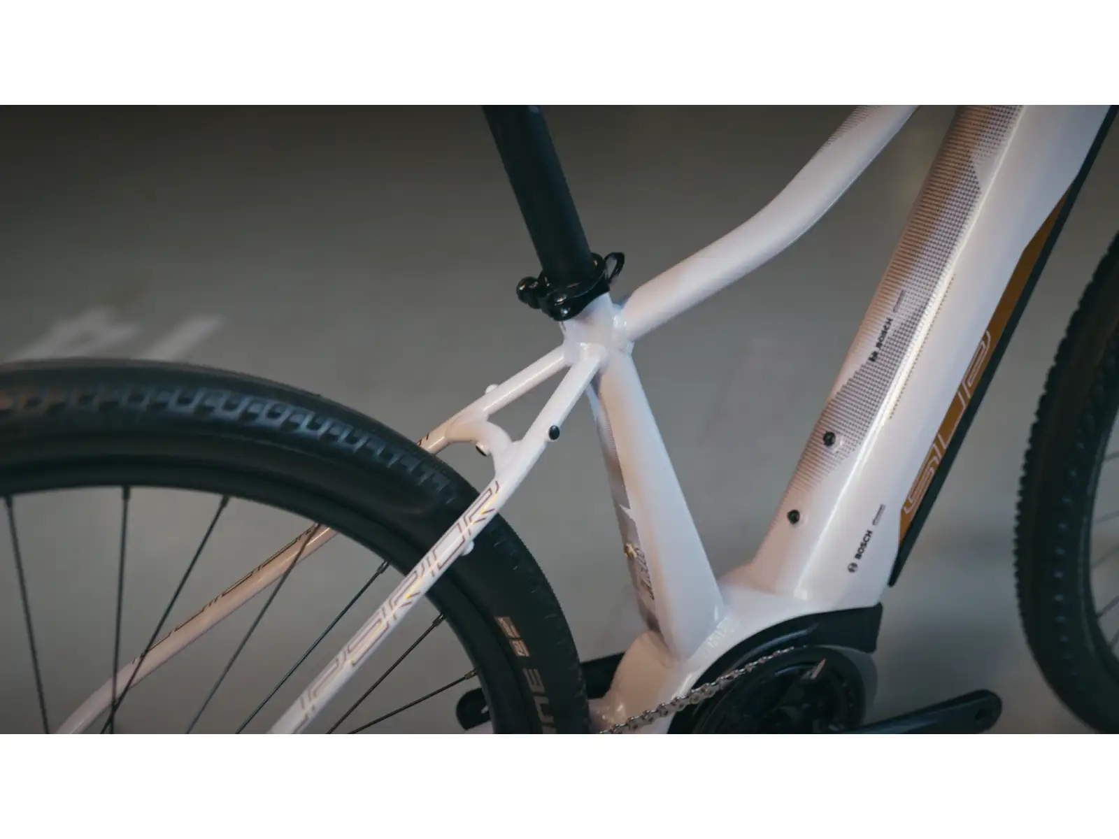 Superior eXC 7019 WB electric mountain bike Gloss White/Copper