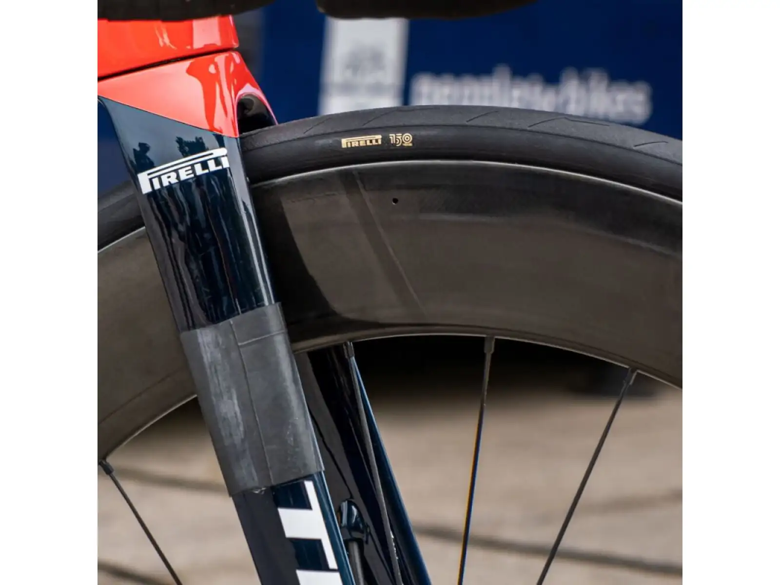 Pirelli P Zero Race 150° Aniversary 28-622 road tire kevlar black
