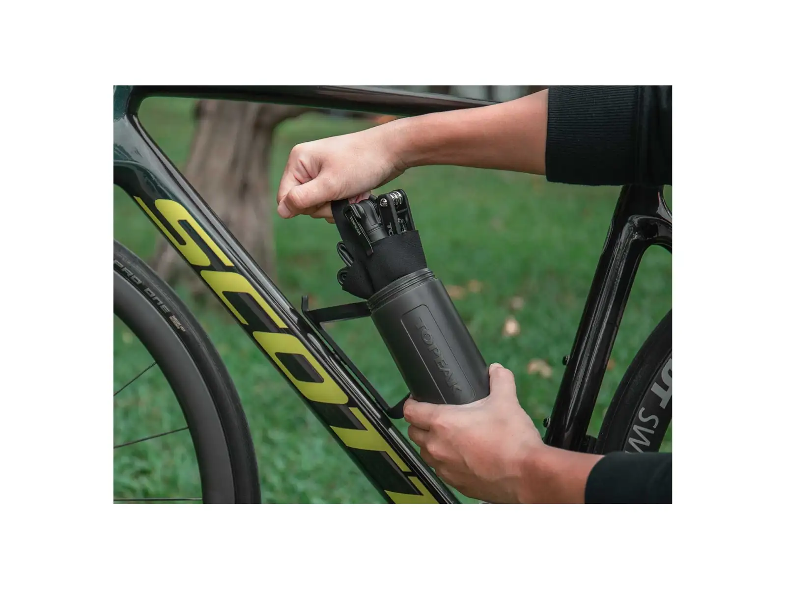 Topeak Escape Pod L bottle cage bag