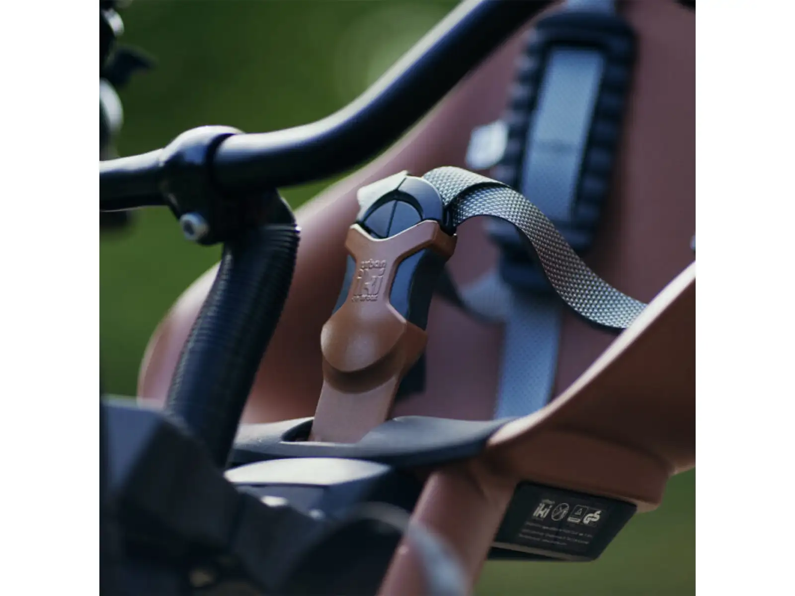 Urban Iki BIO child seat front with adapter for stem Haniwa Brown/Bincho Black