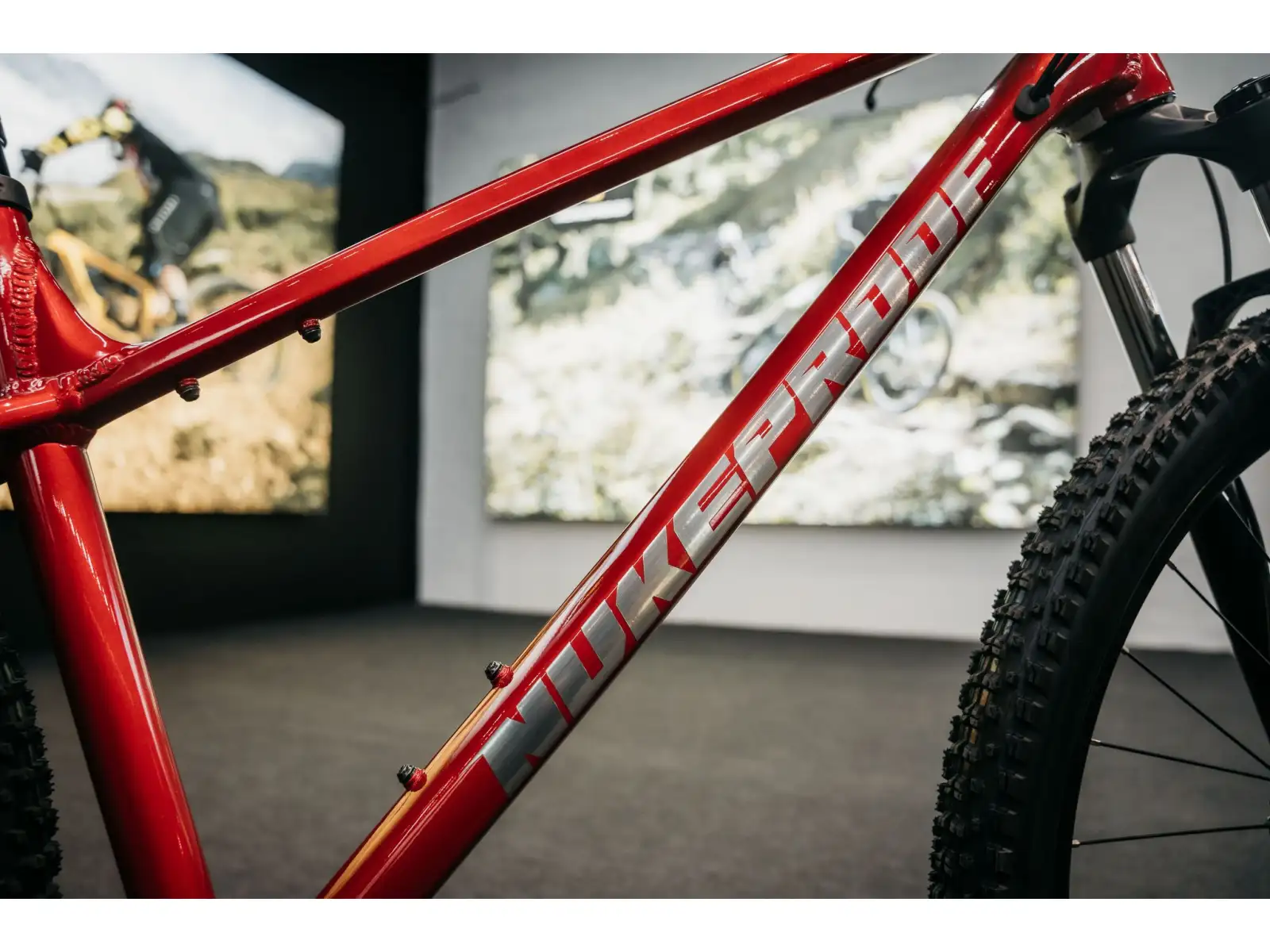 Nukeproof Tracker Comp 290 Cues 1x10 mountain bike Red/Chrome