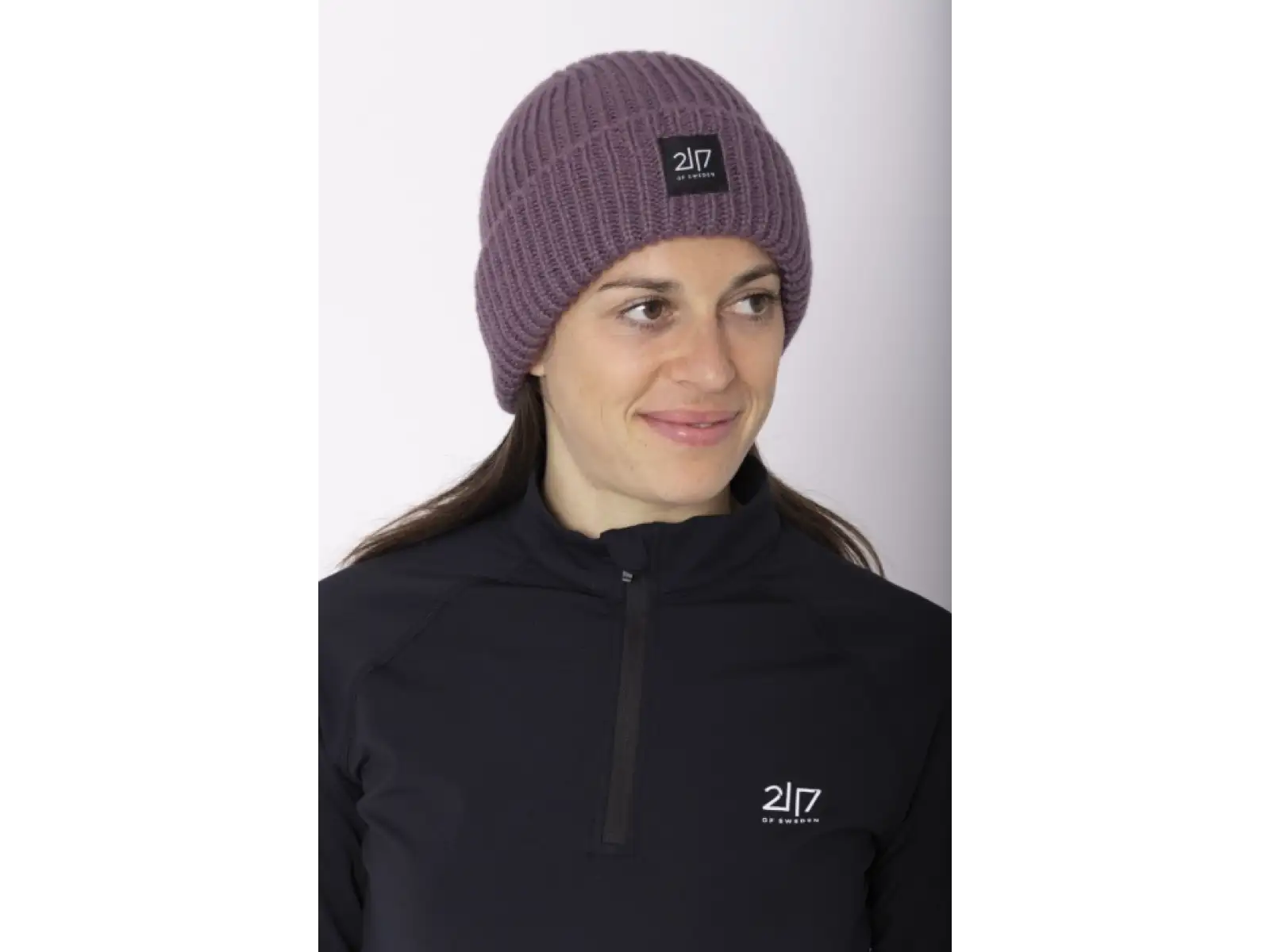 2117 of Sweden Hemse winter cap Grape