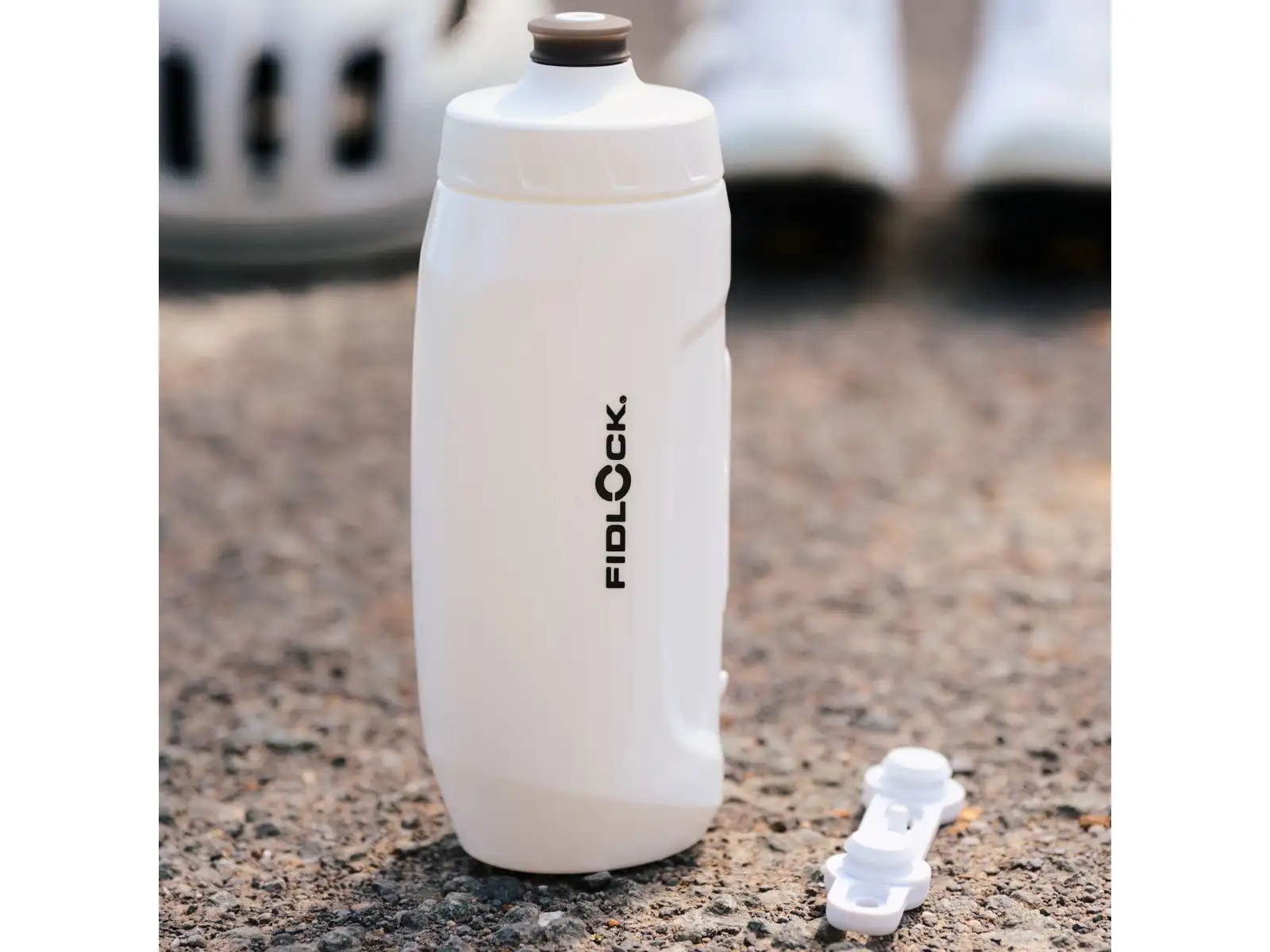 Fidlock Twist set bottle 590 ml + base for frame Polar White