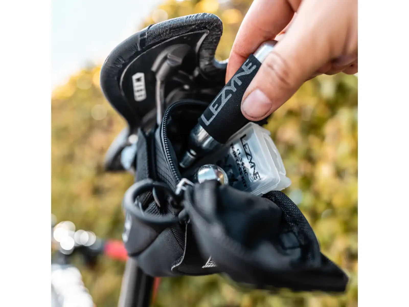 Lezyne M-Caddy Tubeless Kit tool set black
