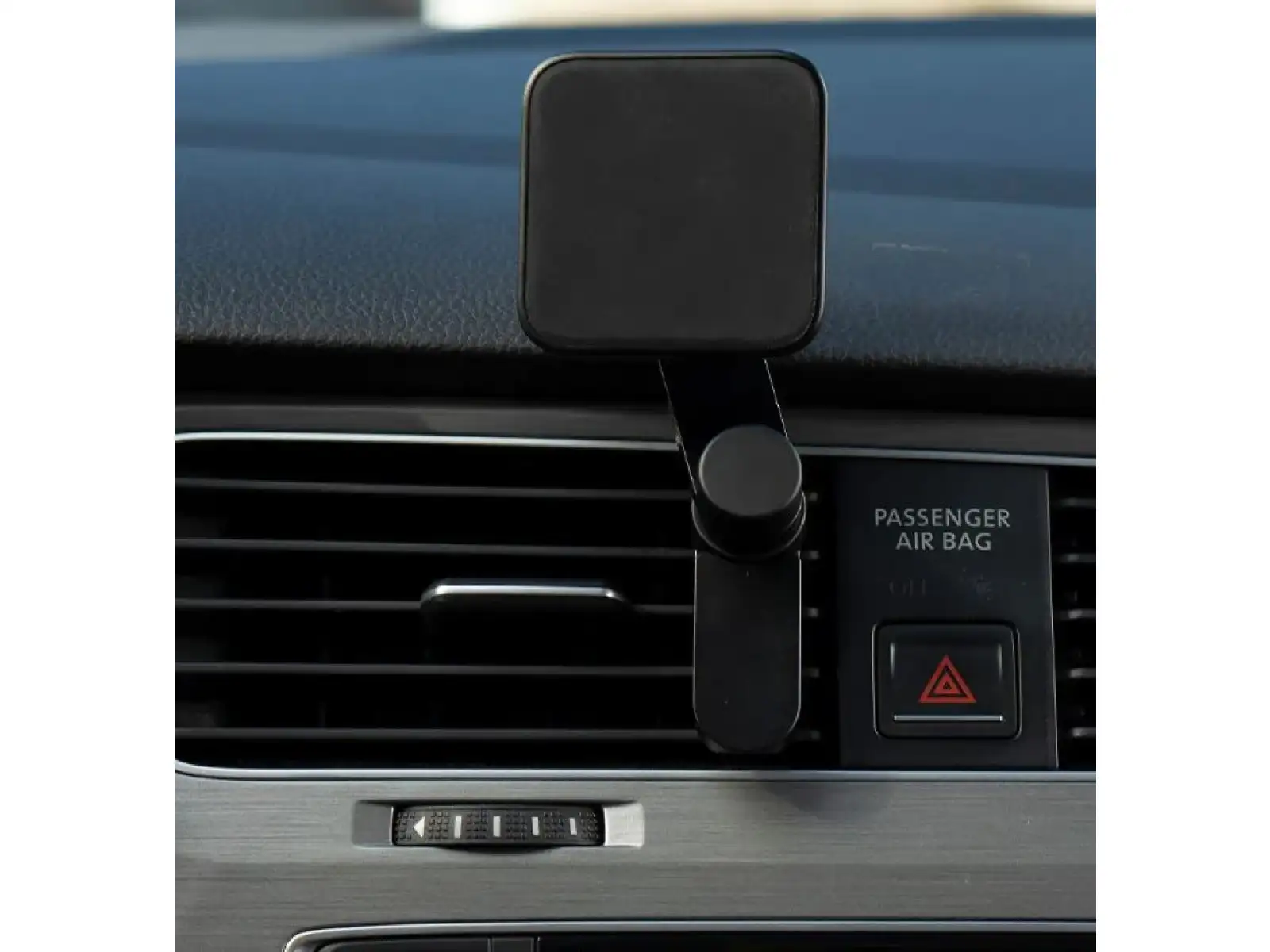 Peak Design Car magnetic phone mount with wireless charging Black