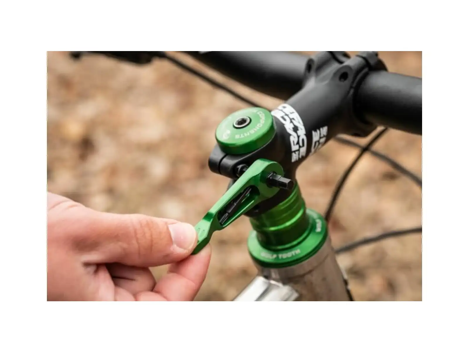 Wolf Tooth Axle Handle multitool 10 functions black
