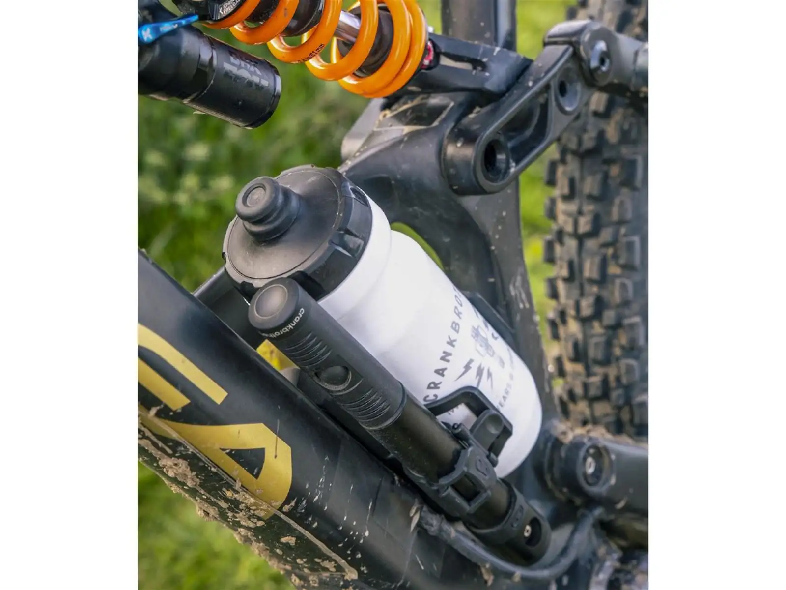 Crankbrothers S.O.S. BC18 bottle cage and tool kit black