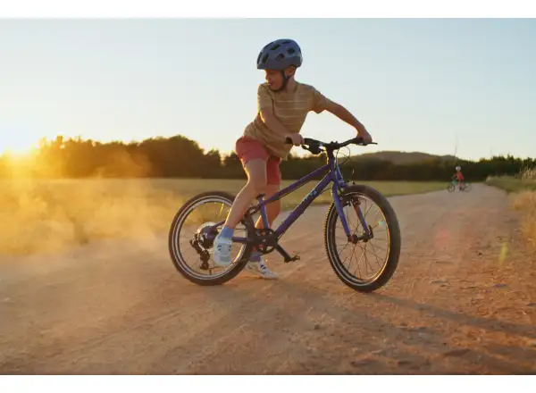 Fíha 20 AuraBlazer children's bike purple