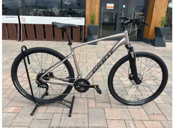 Giant Roam 3 trekking bike Shell White SAMPLE