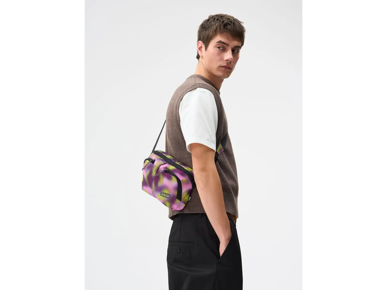 Aevor Sacoche shoulder bag 4 l Ripstop Psychedelic Slush